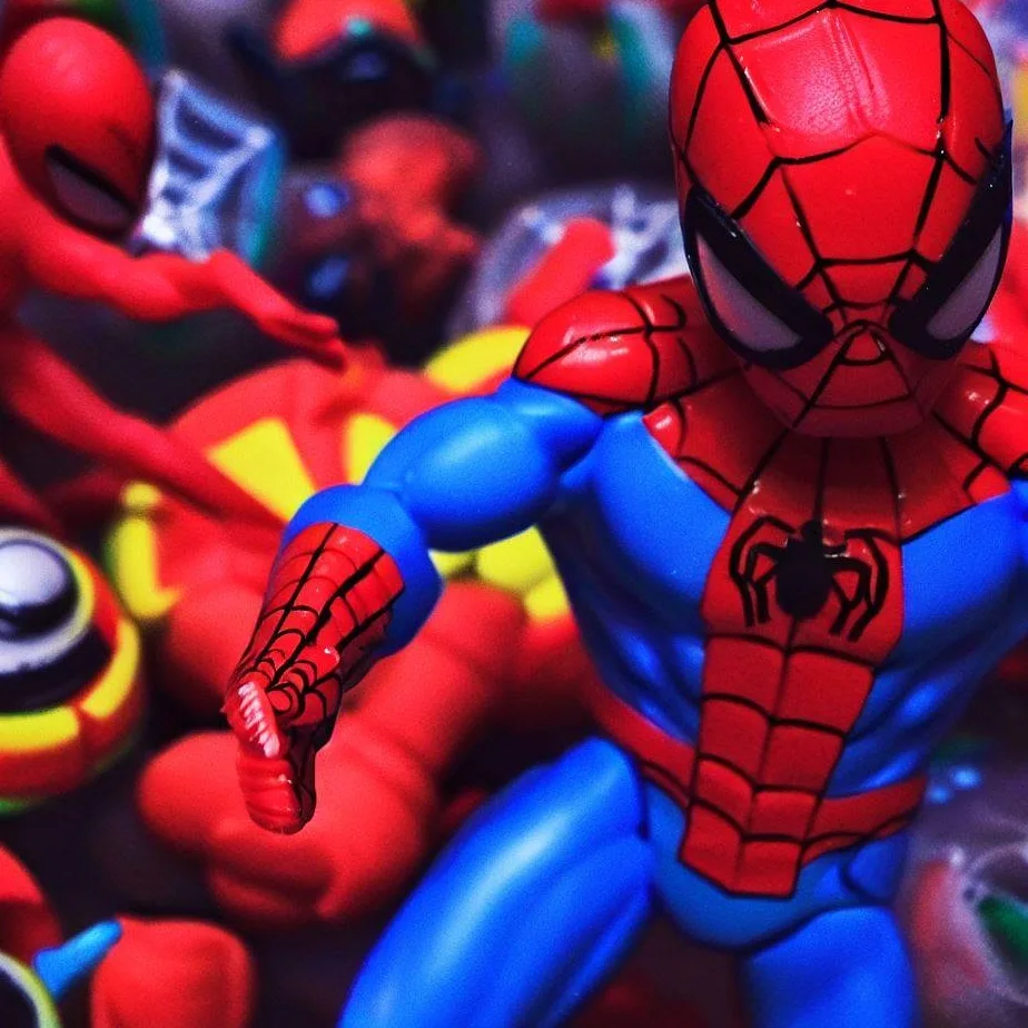 Jucării Spiderman: Explorează lumea aventurilor cu supereroul tău preferat